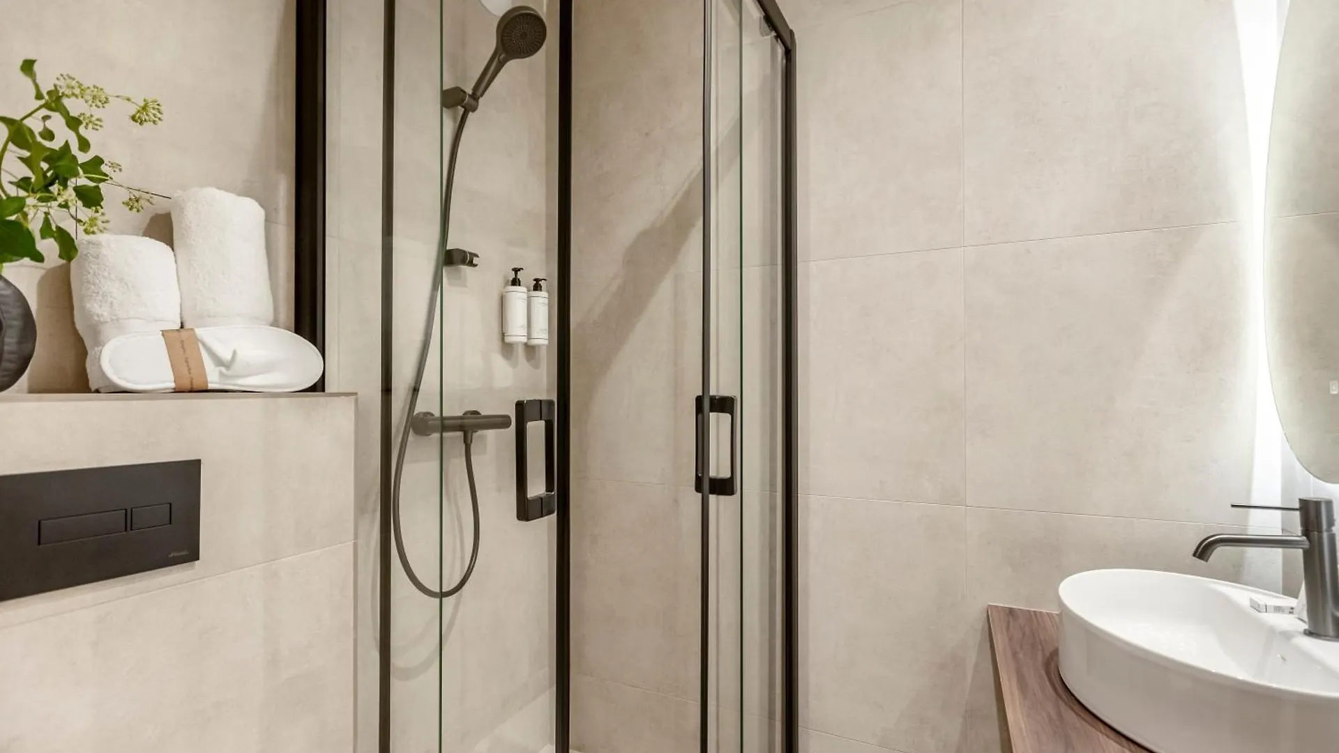 ****  Le Madame By Sweett Hotel Paris France